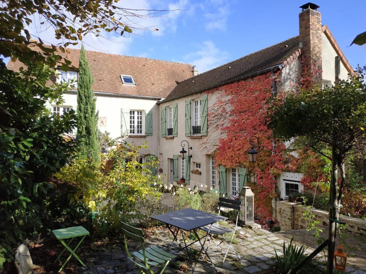 Maison D'Hotes La Source Bed & Breakfast Magny-les-Hameaux Exterior photo