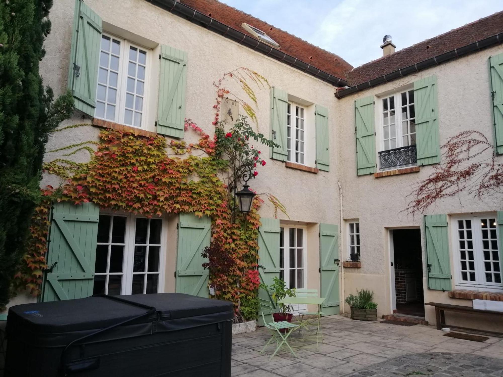 Maison D'Hotes La Source Bed & Breakfast Magny-les-Hameaux Exterior photo