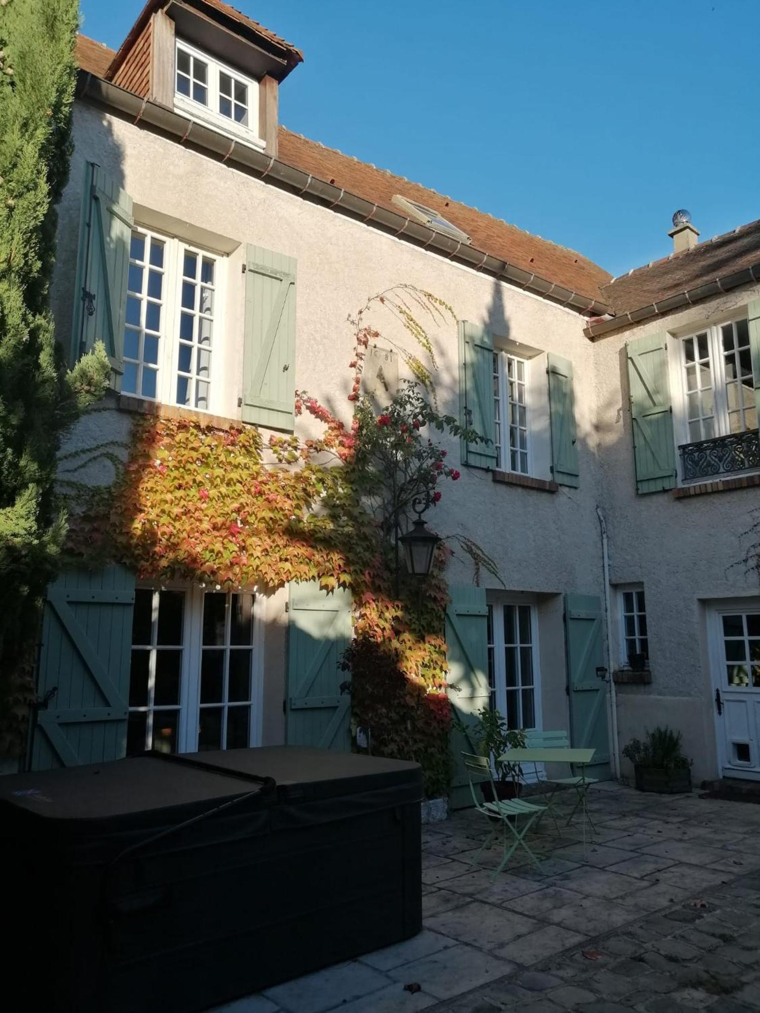 Maison D'Hotes La Source Bed & Breakfast Magny-les-Hameaux Exterior photo