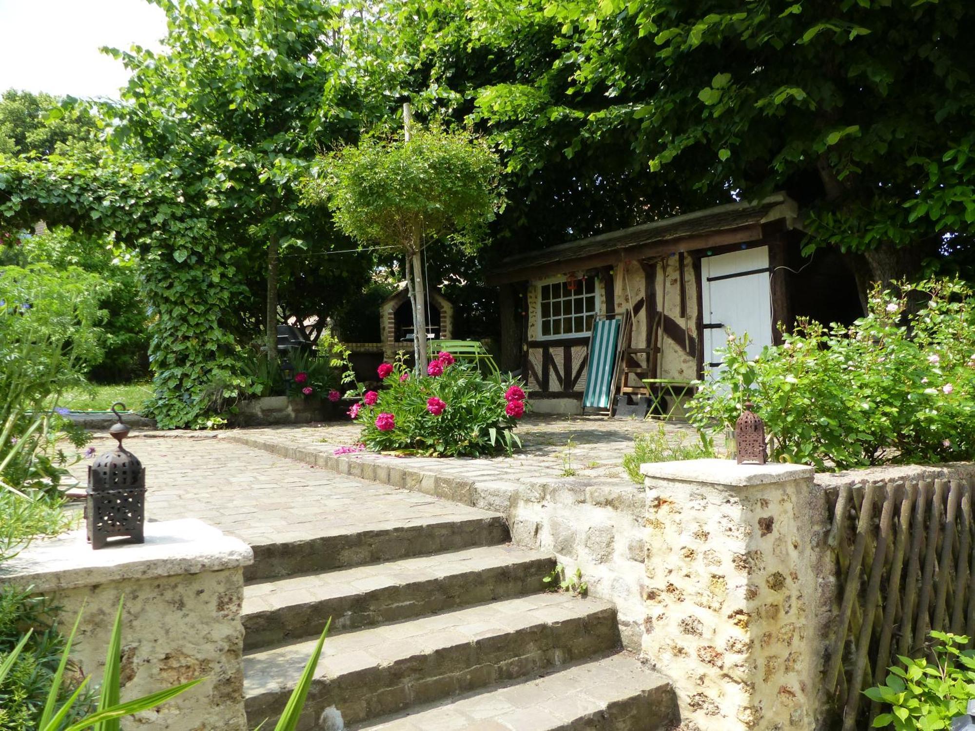 Maison D'Hotes La Source Bed & Breakfast Magny-les-Hameaux Exterior photo